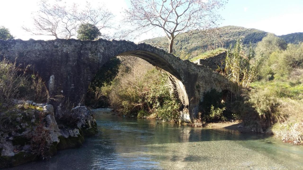 Aspasia House Oitylo Esterno foto