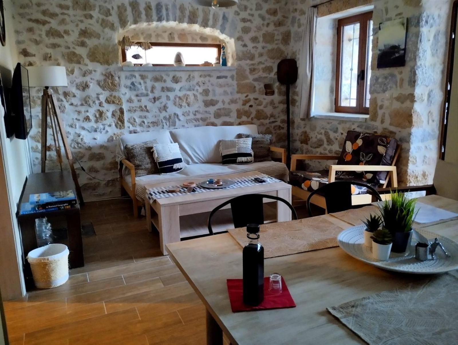 Aspasia House Oitylo Esterno foto